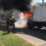 ANGOL: Ocupantes de un camión escaparon de máquina en llamas