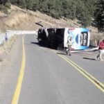 LONQUIMAY: Bus de la empresa Bío Bío volcó dejando trece lesionados
